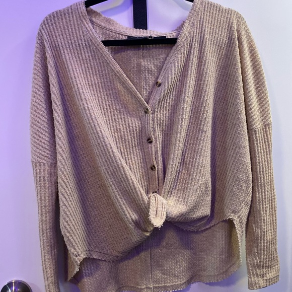 Button front top - Picture 1 of 3